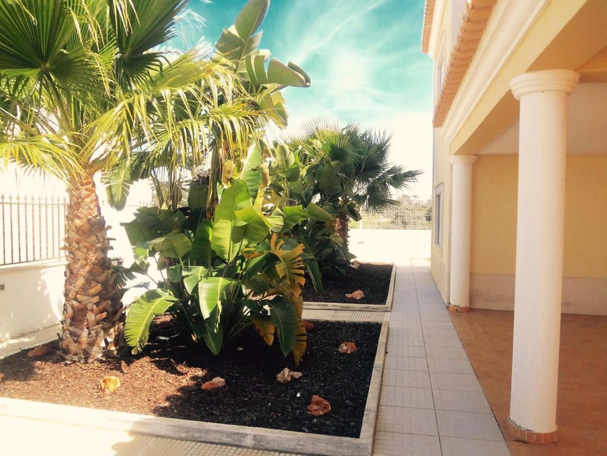 Villa Vista Mar Piscina Suites Fuzeta Ngoại thất bức ảnh